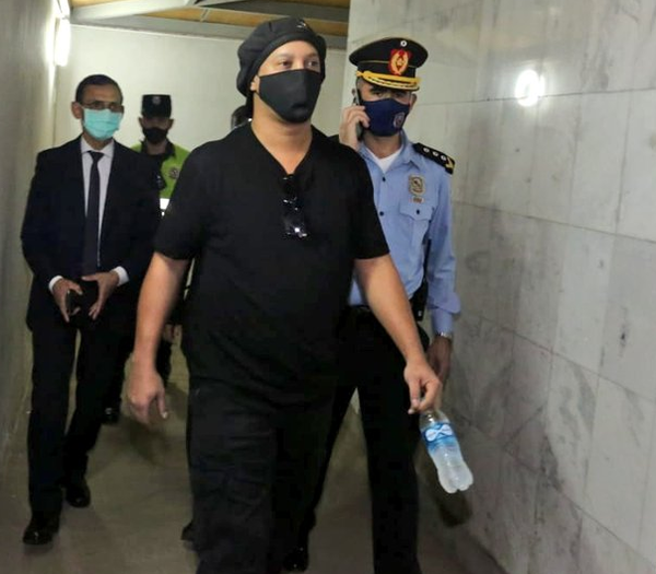 Abogado de Dalia López califica de incompetente al Tribunal que condenó a Ronaldinho » Ñanduti