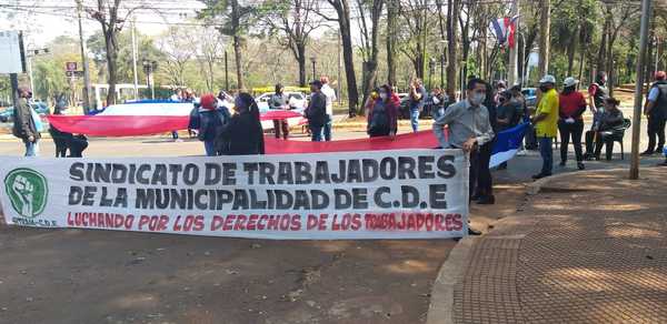 Marchan para DENUNCIAR PERSECUCIÓN a trabajadores en la comuna de CDE
