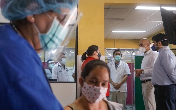 Ministro visitó hospitales y verificó stock de equipos de protección