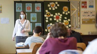 Alumnos y docentes españoles piden una vuelta a clase segura » Ñanduti