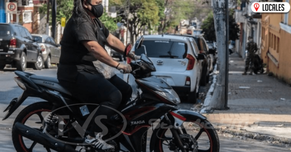 Salud aclara: en la moto hay que usar casco y al bajar colocarse la mascarilla
