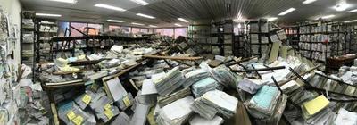 Poder Judicial: Estantes con expedientes caen sobre funcionario
