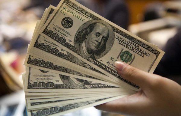 El dólar alcanza nuevo pico y roza los G. 7.000