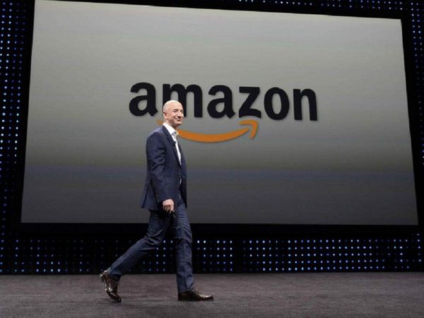 Jeff Bezos acumula una fortuna de 200.000 millones de dólares, según Forbes