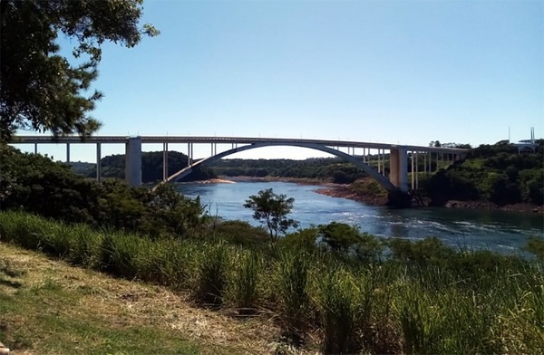 Autoridades del Alto Paraná insisten con abrir el Puente de la Amistad