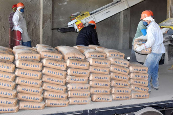 Escasez de cemento obliga al MIC liberar importación