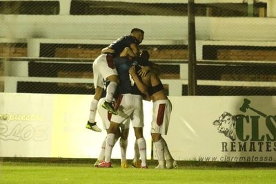 Cerro Porteño gana en Villarrica y sigue trepado en lo más alto del Torneo Apertura