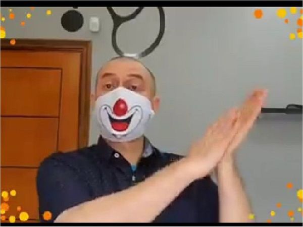 Médico del IPS enseña cantando los cuidados para evitar el Covid-19