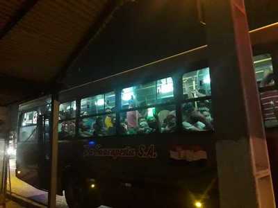 Detectan colectivos que circulan repletos de pasajeros en hora pico