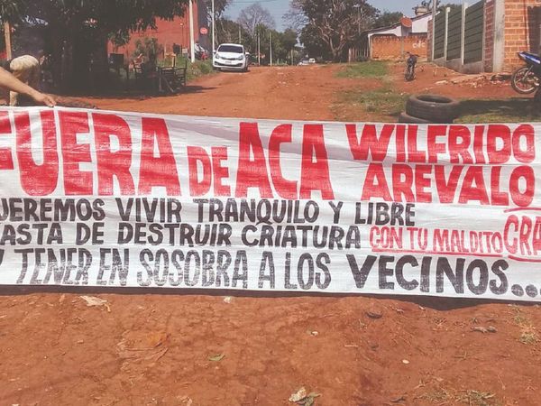 Vecinos protestan contra un supuesto vendedor de drogas