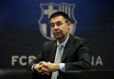 Bartomeu, dispuesto a renunciar a cambio de la continuidad de Messi - Fútbol - ABC Color