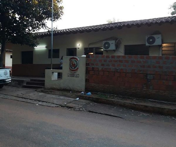 Fue asaltada frente a la comisaría mientras polis veían partido de Cerro y Guaireña