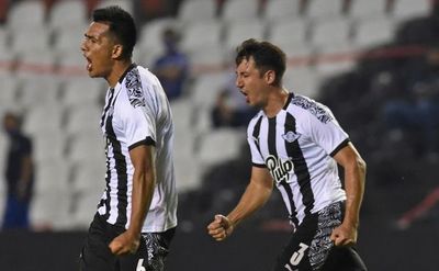 Libertad debe seguir el ritmo de la victoria para igualar a Olimpia en la tabla - Libertad - ABC Color