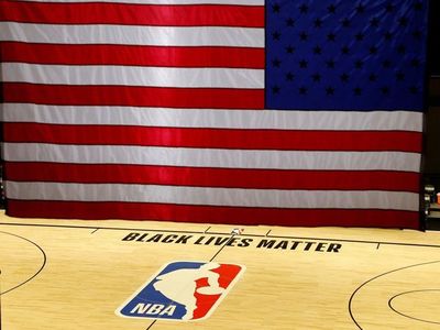 Los jugadores de la NBA deciden terminar el boicot y continuar con el playoff