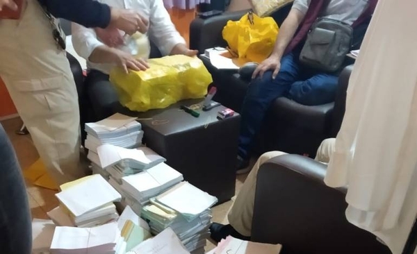 HOY / Desarticulan estudio contable dedicado a la venta de facturas falsas