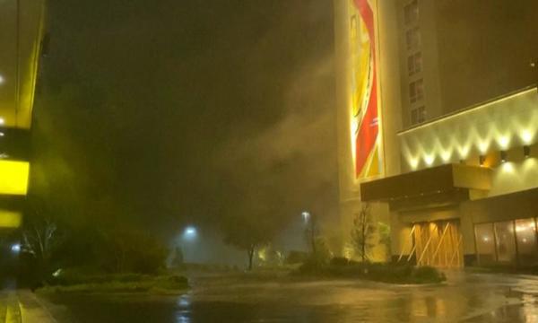 El huracán Laura impactó en la costa de EEUU con vientos de 240 kilómetros por hora: las primeras imágenes – Prensa 5
