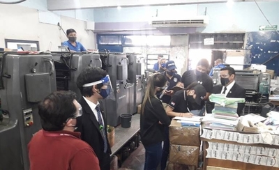 HOY / Allanan imprenta en prosecución de caso de mega evasión de impuestos