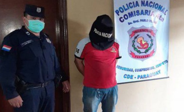 Pasó por un lavadero, reclamó que le mojaron y terminó apuñalado