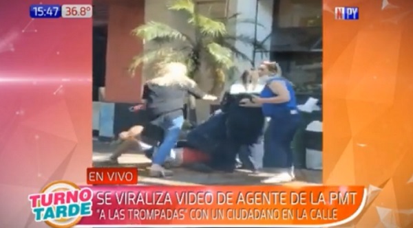 Infracción termina en pelea entre PMT y conductor