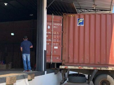 Fiscalía verifica contenedor de equipos de conexión satelital por presunta piratería