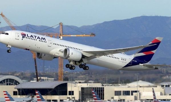 Latam reabre rutas internacionales