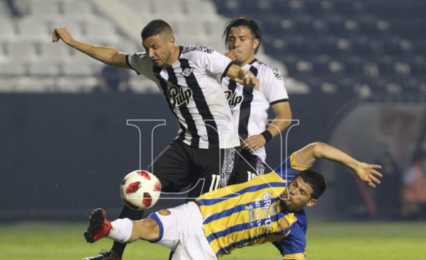 HOY / Cede dos puntos y ve escapar el campeonato de sus manos
