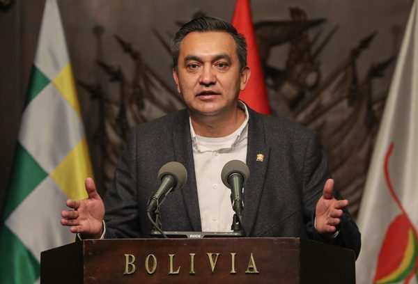 Bolivia reabrirá en septiembre su espacio aéreo al flexibilizar la cuarentena - MarketData
