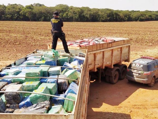 Destacan incautación récord de marihuana en frontera con Brasil