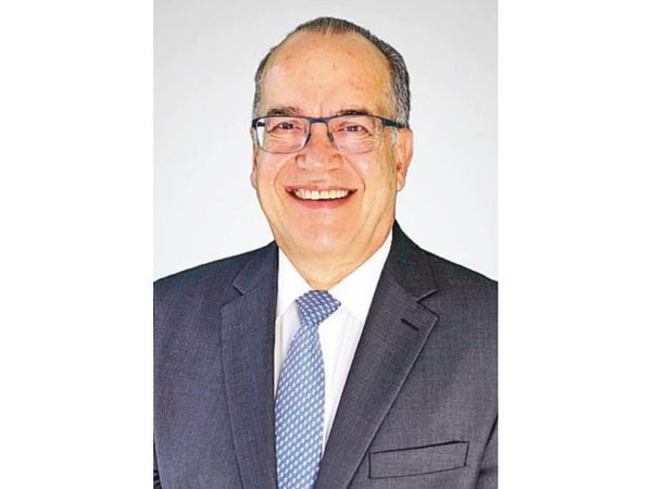 Tigo celebra 28 años de mantener comunicado y unido a todo el país