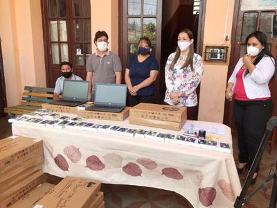 MEC entregó notebooks   para educar a distancia en Guairá