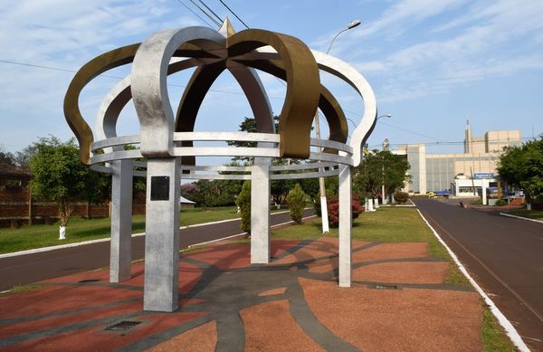 “Paseo de los monumentos” para el deleite - 64° Aniversario de Fram y 29° de la Independencia de Ucrania - ABC Color