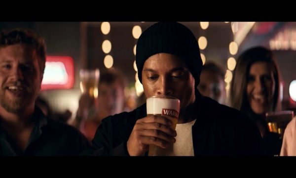 Ronaldinho rompe el silencio y le mete una chevecha