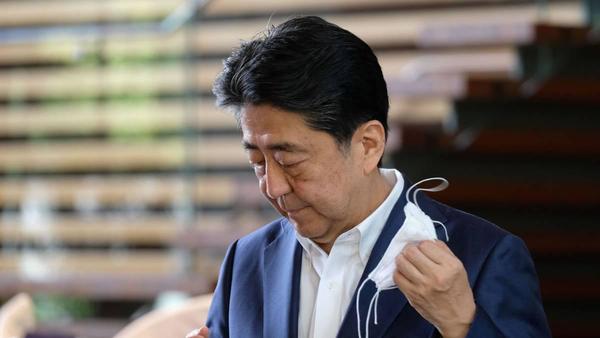 Shinzo Abe, primer ministro de Japón, renuncia al cargo por problemas de salud - El Trueno