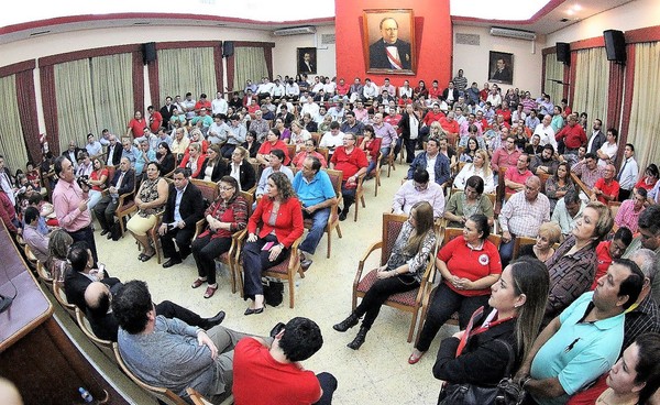 Dirigentes cansados del ninguneo de la cúpula partidaria crean nuevo movimiento en la ANR - La Mira Digital