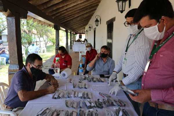 Un total de 380 pobladores del Ñeembucú recibieron asistencia oftalmológica integral gratuita - Digital Misiones
