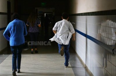 Crónica / "En los hospitales no matamos a tus seres queridos, los mata tu ignorancia" he'i el Dr. Pallarolas