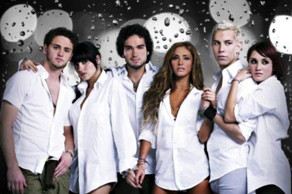 HOY / La banda mexicana RBD anuncia que su música estará disponible en plataformas digitales