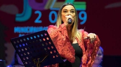 HOY / Martina Leclercq y la Band’elaschica, en el Festival argentino Jazzvedra: Mujeres del jazz