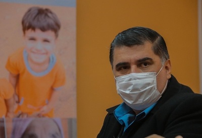 "Ese joven que se cree inmune es el que lleva el virus a la casa e infecta a los padres y abuelos", dice viceministro » Ñanduti