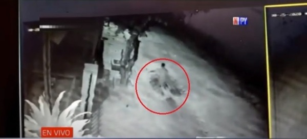 Policía que habría arrastrado de los pelos a su pareja fue imputado – Prensa 5