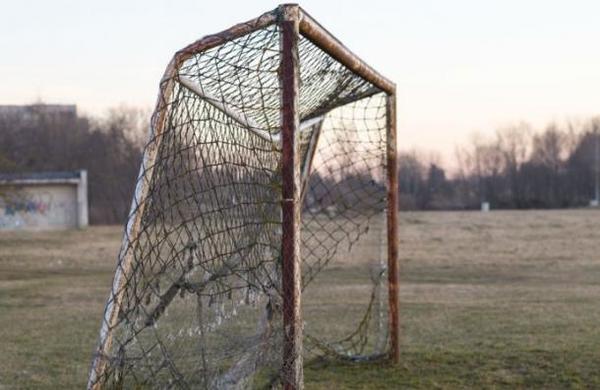 Nueve niños mueren tras ser impactados por un rayo mientras jugaban un partido de fútbol - C9N