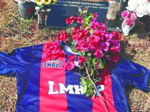 "Me pidió la camiseta que le había regalado"
