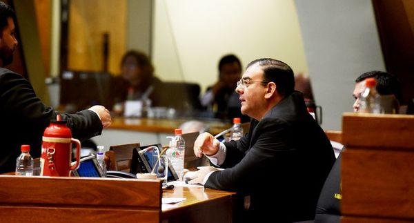 “Caseros de oro” del diputado Rivas fueron condenados, mientra él sigue chicaneando - Nacionales - ABC Color