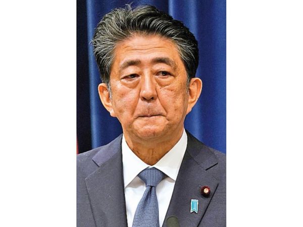 Una enfermedad tumba al primer ministro de Japón
