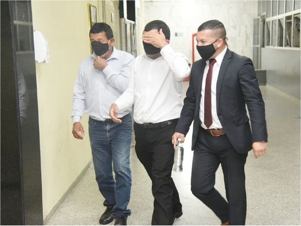 Tribunal aplica leve condena a los caseros del diputado Rivas