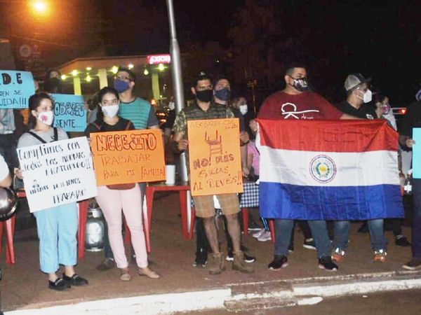 Cacerolazo por la reapertura de bares