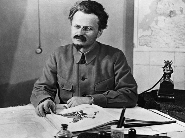 A 80 años del asesinato de León Trotsky, La Pluma