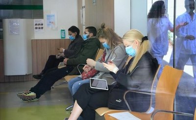 Salud suspenderá las visitas ante brotes de Covid en los hospitales