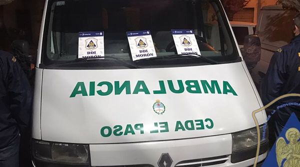 Argentina: se vestían de médicos y repartían cocaína en una ambulancia