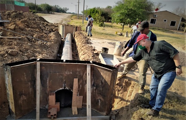 Municipalidad construye desagüe pluvial para Villa Choferes del Chaco
